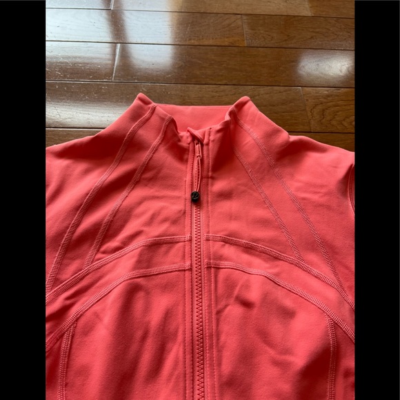 ❤️LULULEMON DEFINE JACKET*LUON-RASPBERRY CREAM-10/12❤️ - Picture 10 of 12